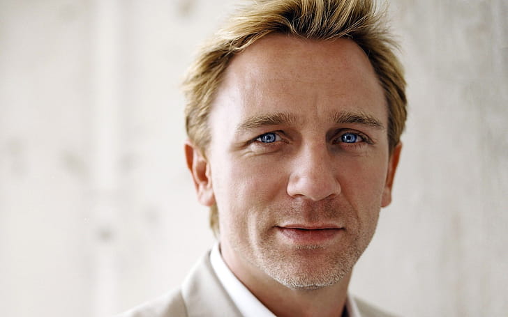 12  Daniel Craig, wallpaper