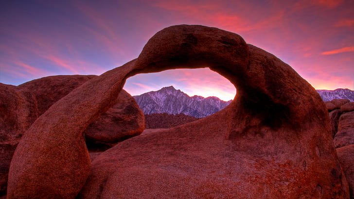 Mobius Arch wallpaper