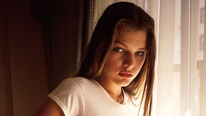 Milla Jovovich, Celebrity wallpaper