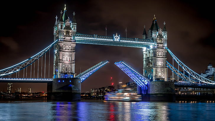Raised span, Tower Bridge wallpaper