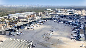Frankfurt Airport, Passenger decrease, Travels, Airport statistics wallpaper