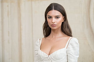 Emily Ratajkowski 2017 , emily-ratajkowski, celebrities, girls wallpaper