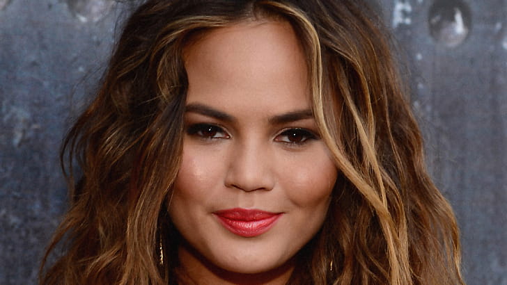 Chrissy Teigen, , Picky. com, Striking visuals wallpaper