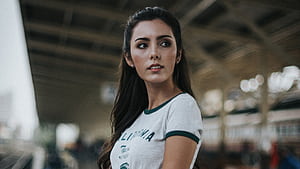 Model At Train Station, model, girls wallpaper