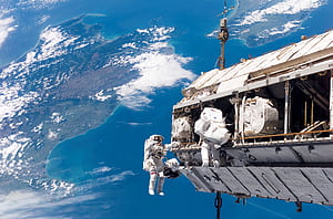 Astronauts, Space Stations wallpaper
