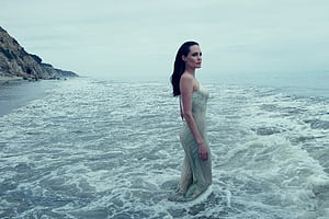 Angelina Jolie  2019hoot, angelina-jolie, celebrities, girls wallpaper