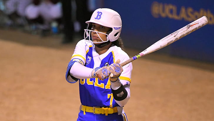 Maya Brady, Softball wallpaper