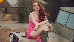 Madelaine Petsch Cosmopolitan March 2021, madelaine-petsch, celebrities, girls, hoot wallpaper