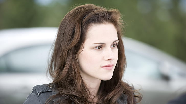 First chapter, Bella (Twilight) wallpaper