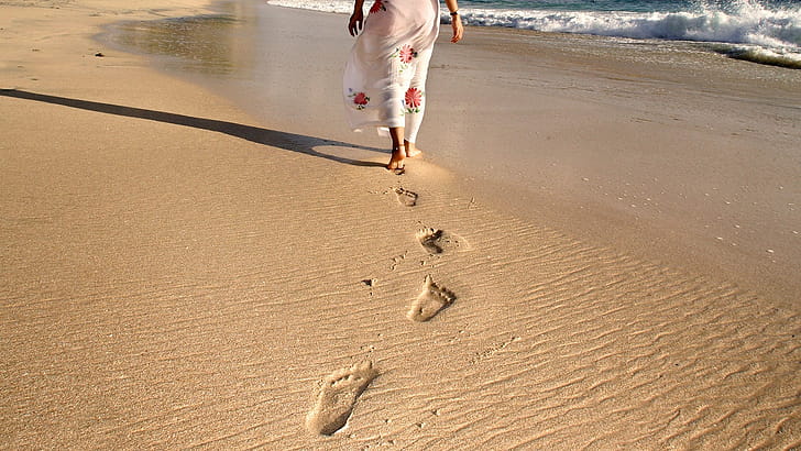 Footprints beach, wallpaper