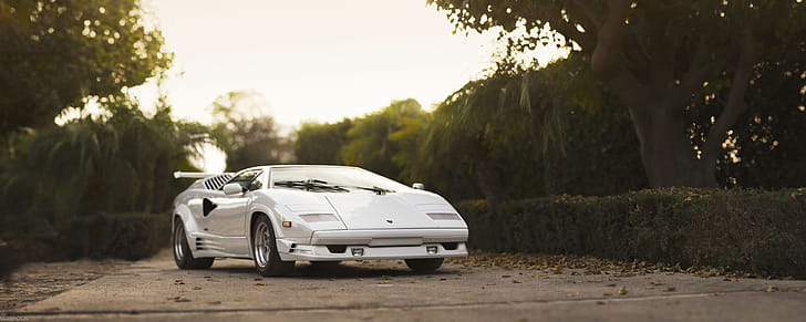 Lamborghini Countach wallpaper