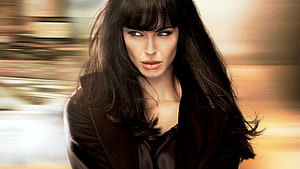 Angelina Jolie In Salt Movie, angelina-jolie, movies wallpaper