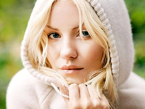 Elisha Cuthbert, Celebrity wallpaper