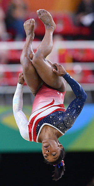 Simone Biles, phone wallpaper